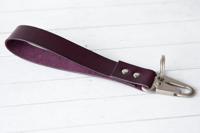 Leather Clutch Keyring Bracelet - Keychain for keys - Rustic Walnut + Antique Brass - Purse Clip