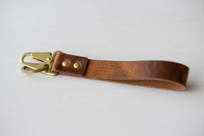 Leather Clutch Keyring Bracelet - Keychain for keys - Rustic Walnut + Antique Brass - Purse Clip